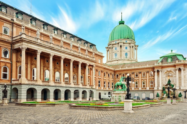 Château Royal de Budapest - Cour du Palais Royal de Budapest. Hongrie.