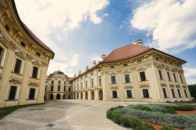 Le château de Slavkov, également connu sous le nom de château d'Austerlitz, est un palais baroque de Slavkov u Brna, République tchèque