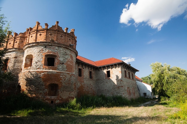 Château de Starokonstantinov construit au confluent des rivières Sluch et Ikopot par le prince Konstantyn Wasyl Ostrogski dans les années 1560