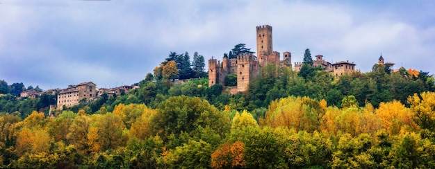 Châteaux et villes médiévales d'Italie - Castell'Arquato en Émilie-Romagne