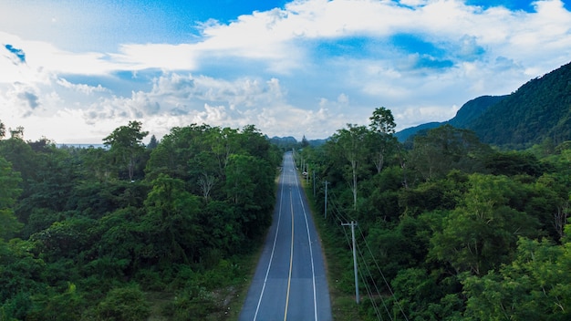 La chaussée sud-ouest de la province d'Aceh