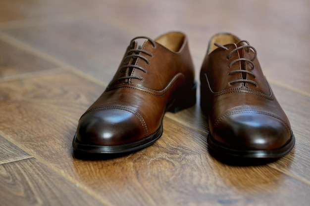 Chaussures élégantes pour hommes marron