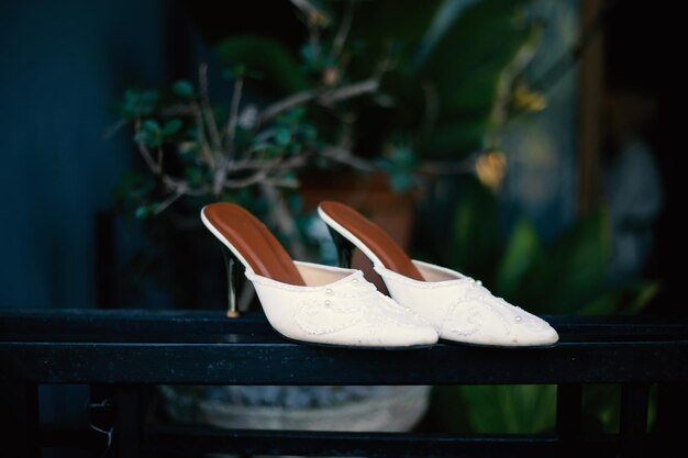 Chaussures de mariage blanches élégantes