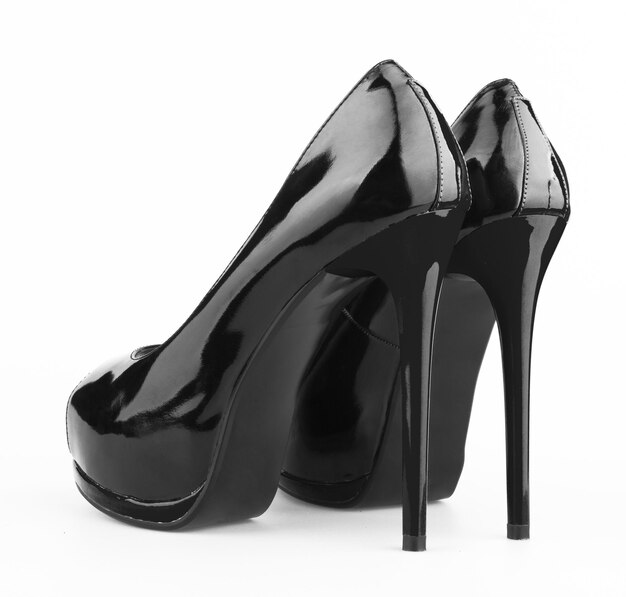 Des chaussures noires pour femmes