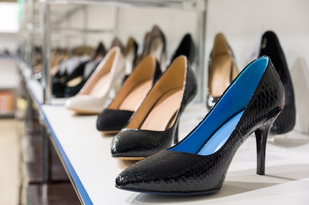 Chaussures pour femmes dans un magasin