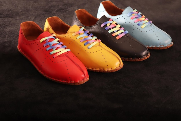 Chaussures pour femmes de différentes couleurs