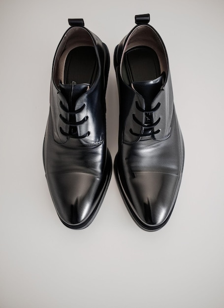 Chaussures pour hommes en studio pour une séance photo pour l'avant-première du produit