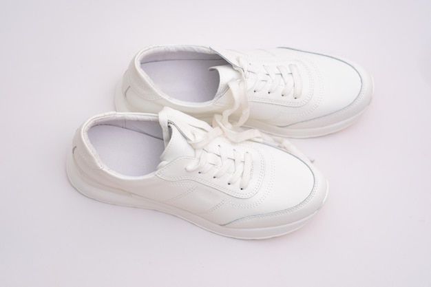 Photo chaussures de sport, baskets blanches pour hommes et femmes