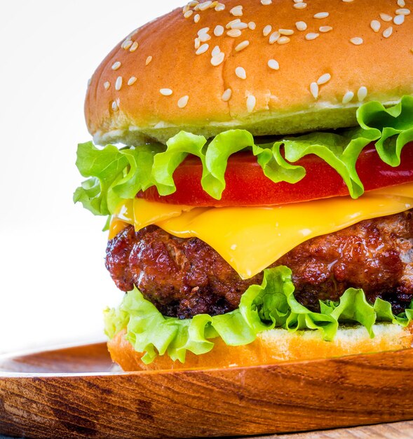 Cheeseburger hamburger savoureux et appétissant