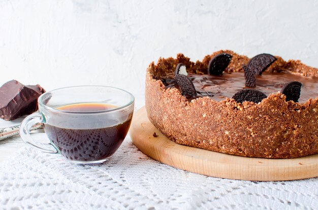 Cheesecake au chocolat et tasse de café