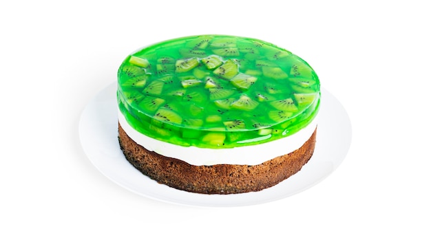 Cheesecake au kiwi isolé.