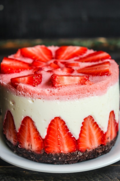 Photo cheesecake aux fraises gâteau sucré au mascarpone