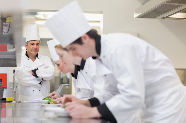 Chef, négligence, préparer, salades