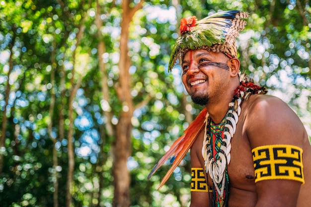 Chef de la tribu Pataxó souriant