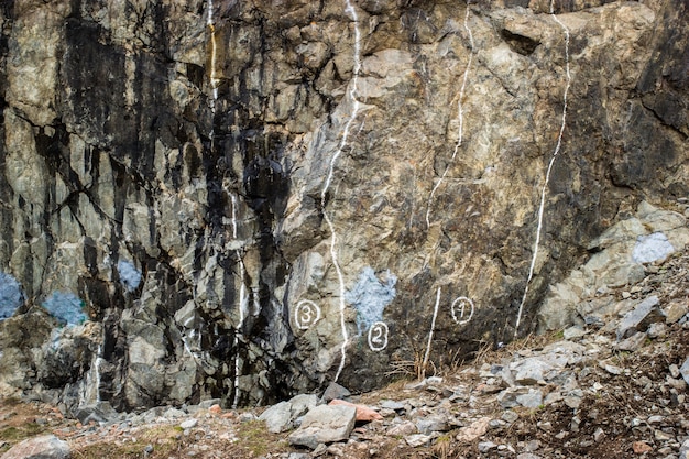 Chemin de rocher d'escalade pour s'entraîner à escalader le rocher Mode de vie actif Passe-temps extrême