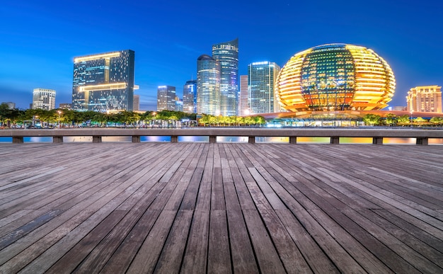 Chemin routier et urbain moderne paysage architectural Skyline