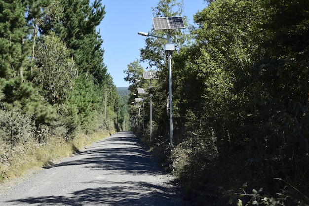 Photo chemin de terre vers les montagnes pucon chili