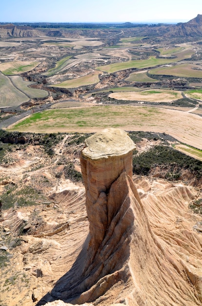 Cheminée de fées à Las Bardenas Reales, Réserve Naturelle et Réserve de Biosphère, Navarra, Espagne