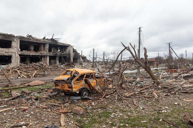 CHERNIHIV REG UKRAINE 18 avril 2022 Guerre de la Russie contre l'Ukraine Maisons complètement détruites et chaos dans la région de Tchernihiv à la suite de l'attaque des envahisseurs russes