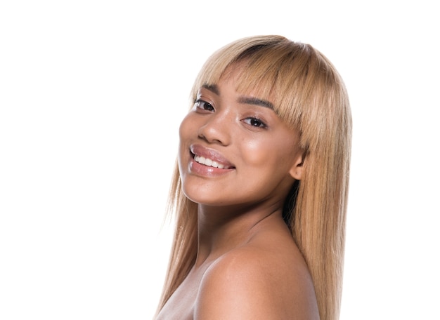 Cheveux blonds femme afro-américaine beauté