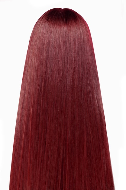 Cheveux naturels Couleur rouge cerise Isolé sur fond blanc