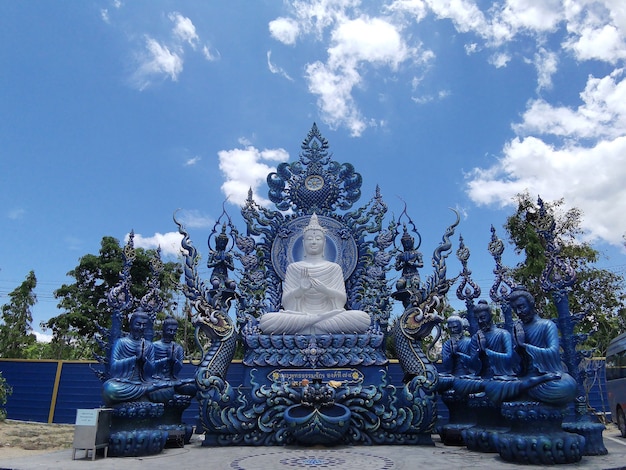 Chiangrai, Thaïlande 6 juin 2019 : Wat Rong Suea Ten (Temple des Tigres sautant par-dessus la Manche)