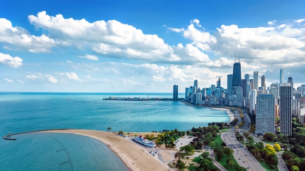 Chicago Skyline Drone Aérien Vue De Dessus, Ville De Chicago Gratte-ciel Du Centre-ville Et Le Lac Michigan Cityscape, Illinois, Usa