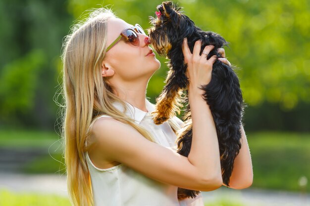 Chien et son propriétaire