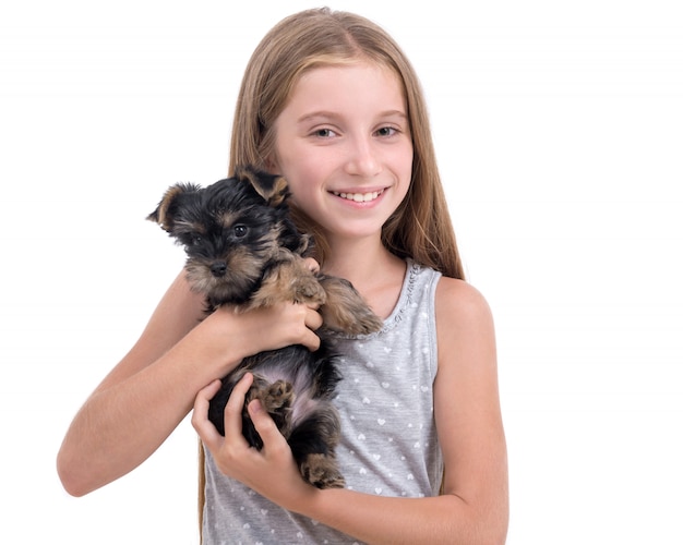 Chiot york et petite fille