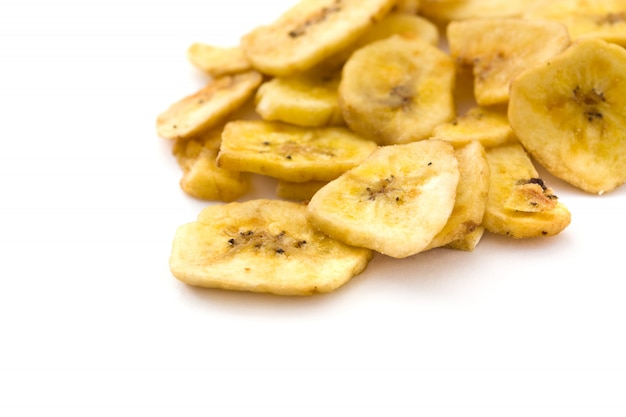 Chips de banane isolés