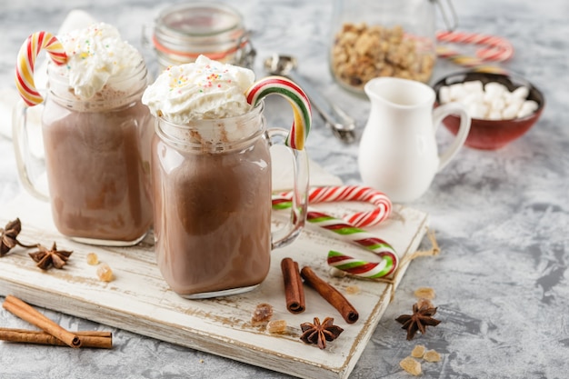 Chocolat chaud à la crème fouettée