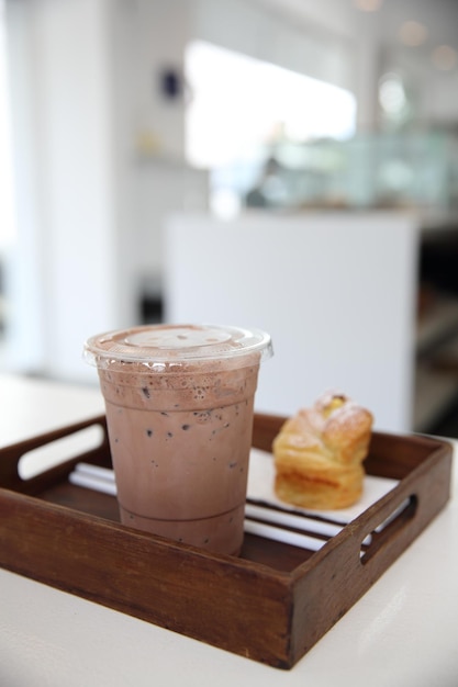 Chocolat glacé au ton blanc