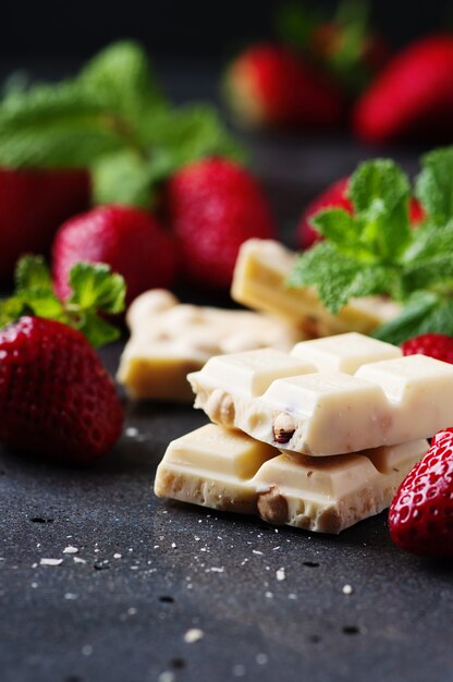 Chocolat à la menthe et aux fraises