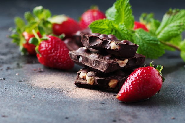 Chocolat à la menthe et aux fraises