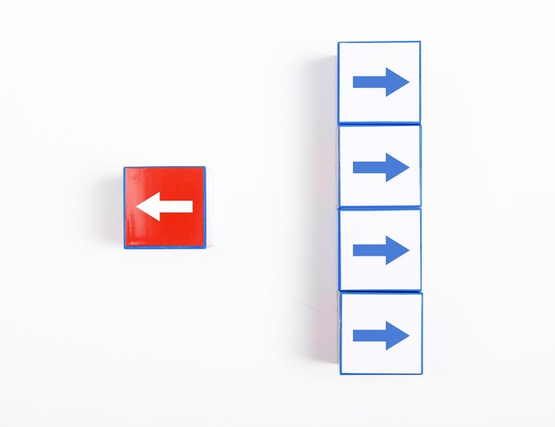 Choisir différentes directions uniques Concept de voie individuelle