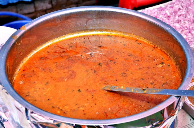 Chole ou curry de pois chiches, délicieux curry de chole punjabi servi lors d'un mariage indien