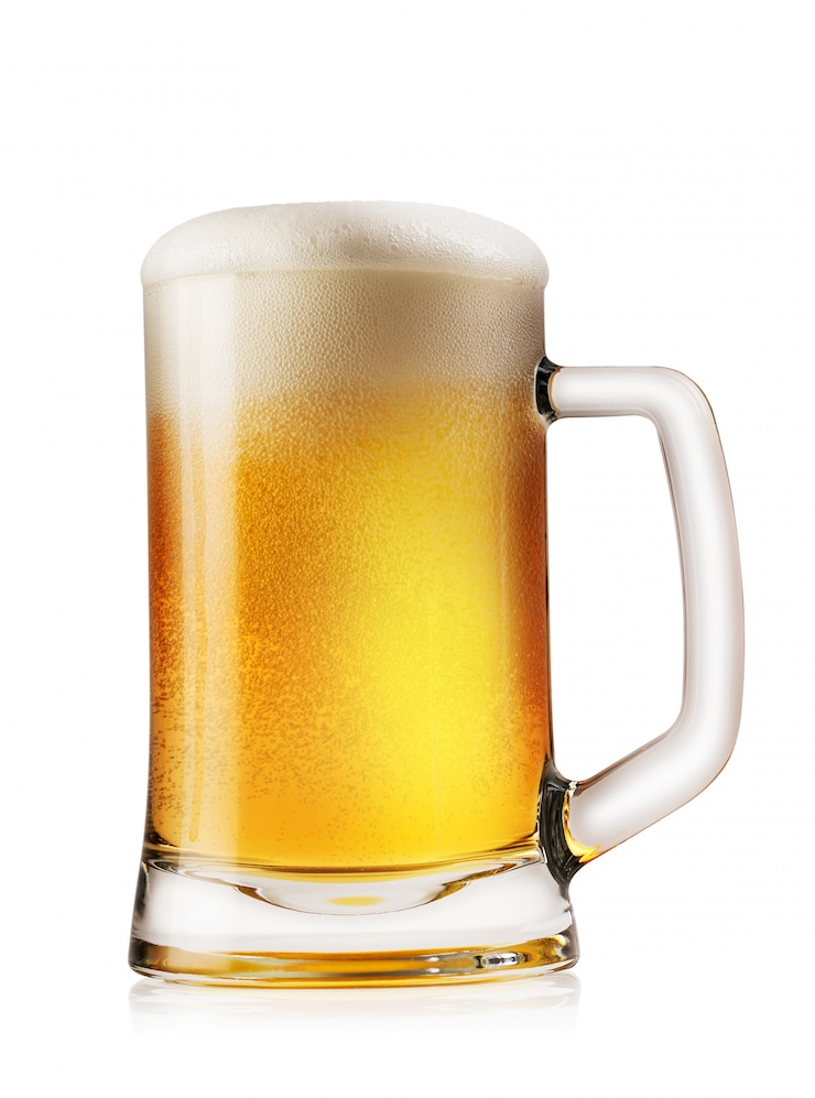 Photo chope de bière mousseuse légère