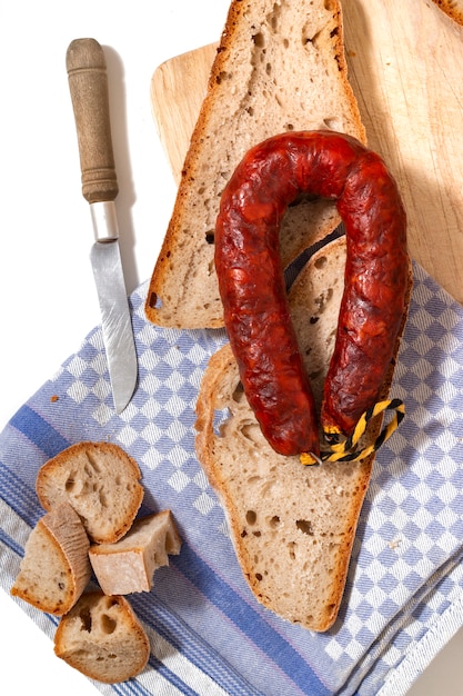 Chorizo et pain traditionnel