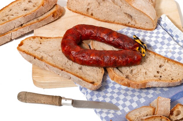 Chorizo et pain traditionnel