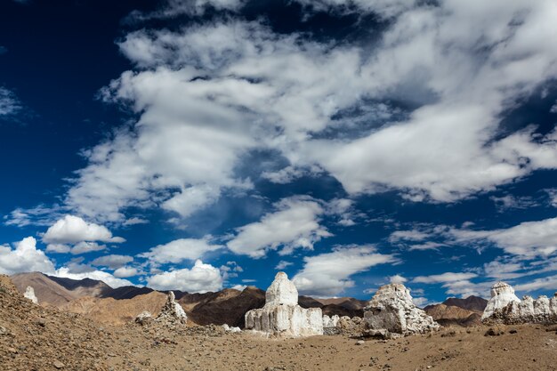 Chortens Bouddhistes, Ladakh