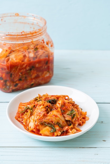 Chou kimchi sur assiette