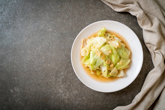 Chou Sauté Avec Sauce De Poisson