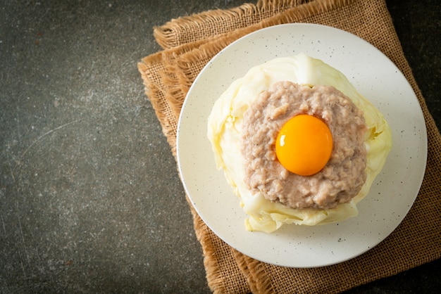 chou vapeur maison farci porc haché et jaune d'oeuf