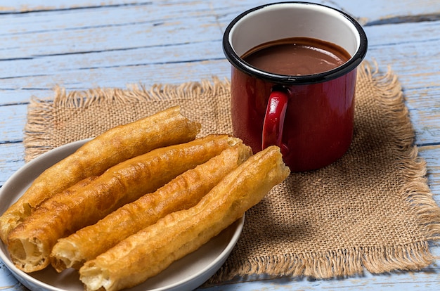 Churros au chocolat chaud