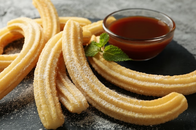 Churros sucrés et sucre en poudre