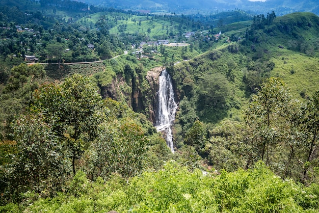 Photo chute d'eau du devon, sri lnaka