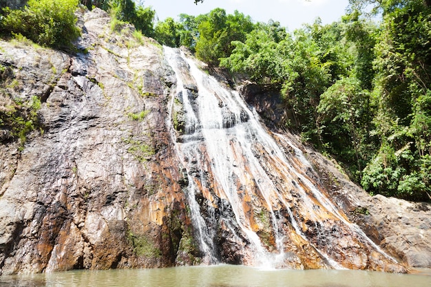 Chute d&#39;eau à Koh Samui