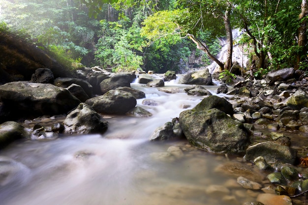 Chute d&#39;eau de Lapopu sur l&#39;île de sumba, Indonésie