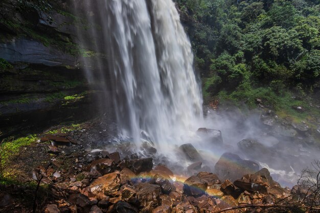 Chute d&#39;eau de Tad-Loei-nga. Belle cascade dans la province de Loei, Thaïlande.