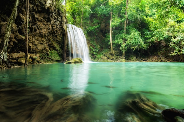 Chute d&#39;Erawan à Kanchanaburi, Thaïlande.